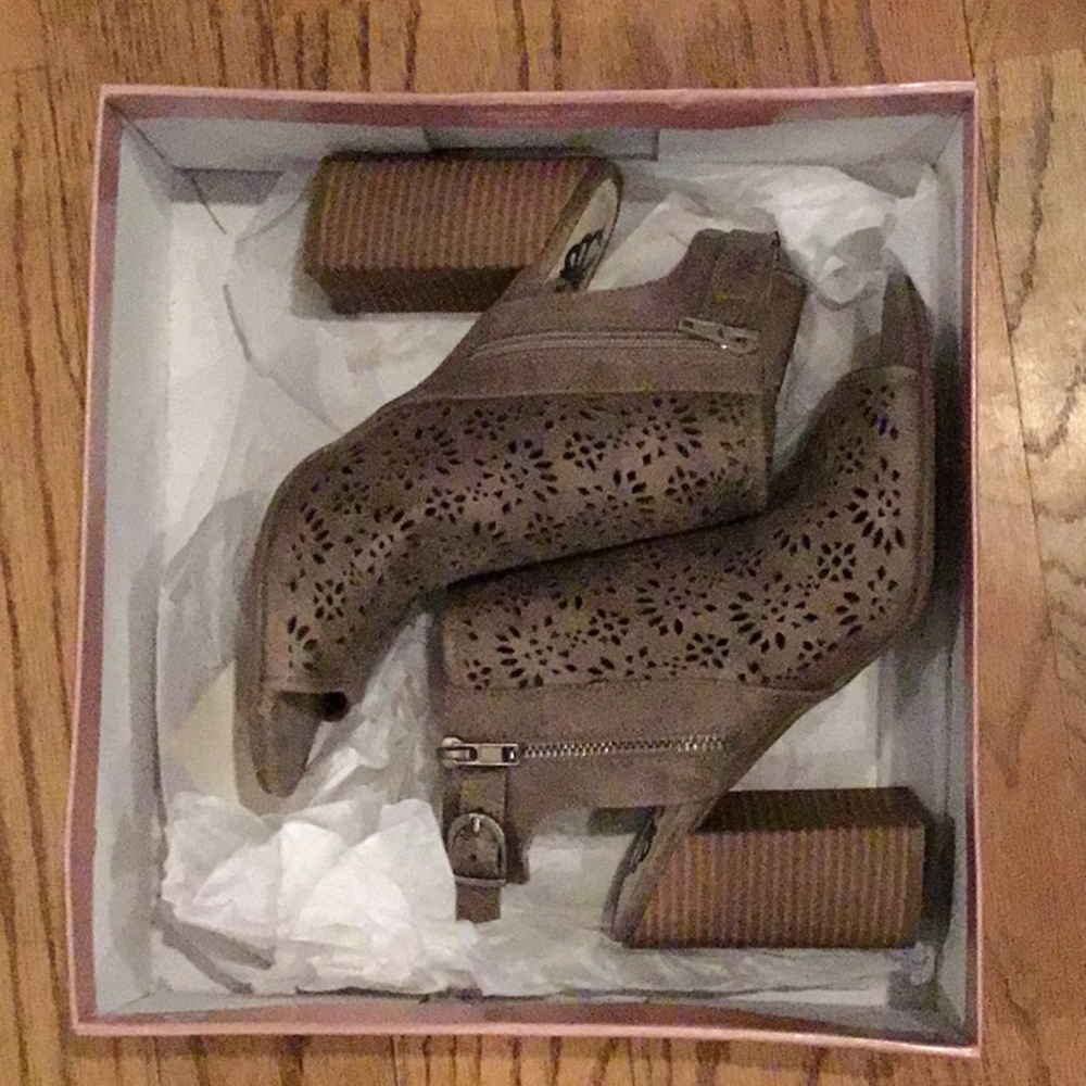 Fergalicious Parney Doe, peep toe booties